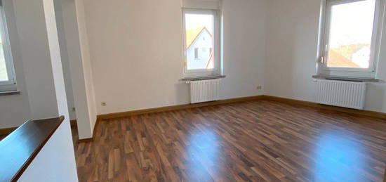 4 Zim Whg 100 m2, Tageslichtbad mit Badewanne und Dusche in ABG