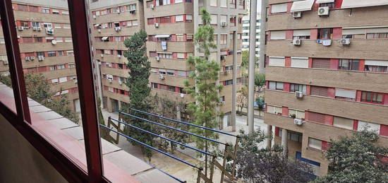 Alquiler de Piso en avenida de l'Institut Obrer de València