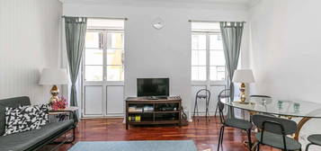 Arrendamento de Apartamento T2  em Bairro Alto