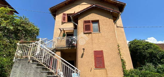 CASA SEMINDIPENDENTE A MONTOGGIO