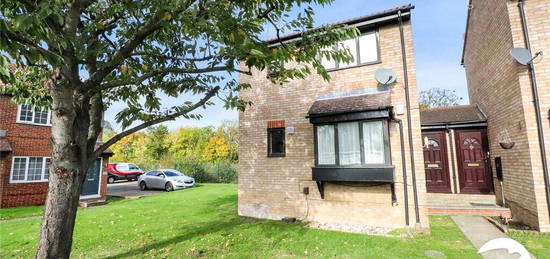 1 bedroom link detached house for sale