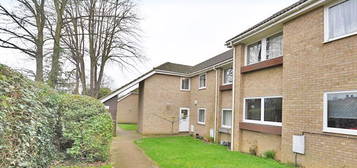 Flat to rent in Basing Close, Maidstone ME15