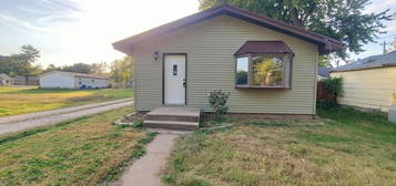 505 N 10th St, Canton, MO 63435