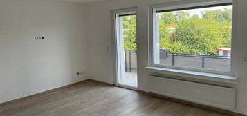 Helle Single Wohnung mit Balkon in neheim Zentrum zu vermieten