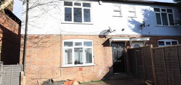 3 bed semi-detached house to rent