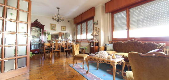 VILLA A SCHIERA A CAMPOBASSO