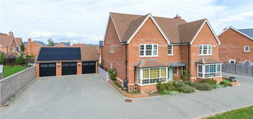 5 bedroom detached house for sale