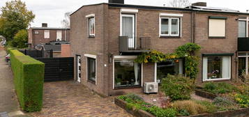 Dovenetelstraat 1