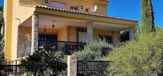 Casa en urbanización Montes Palancia en Algar de Palancia