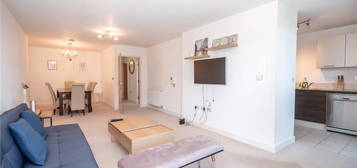 3 bed flat to rent