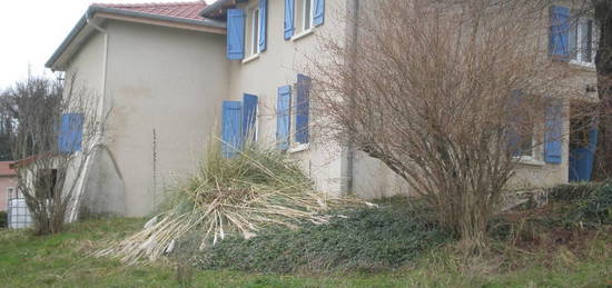 Maison de village  à louer, 4 pièces, 3 chambres, 120 m²