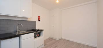 Property to rent in 110A Victoria Road, Ruislip HA4