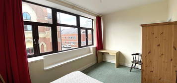 3 bed flat to rent