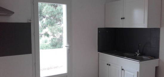 Particulier loue appartement T1 bis Rousset