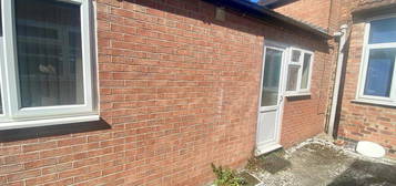 2 bedroom semi-detached house to rent