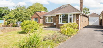 Detached bungalow to rent in Clausentum Close, Peverells Wood, Chandlers Ford SO53