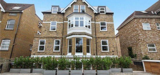 2 bed flat for sale