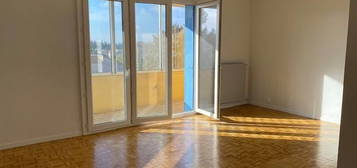 Appartement  à louer, 3 pièces, 2 chambres, 64 m²