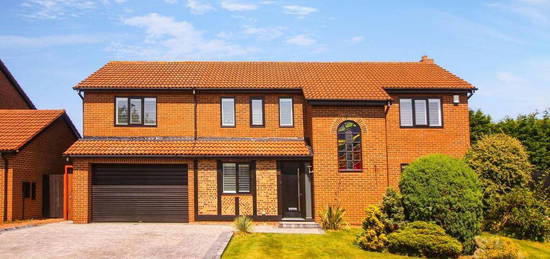 5 bedroom detached house for sale