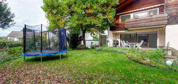 Hochwertige Erdgeschosswohnung mit riesigem Garten