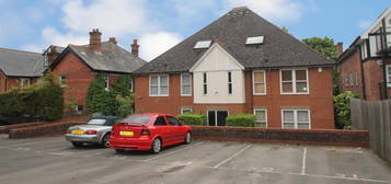 Flat to rent in Birches Rise, West Wycombe Road, High Wycombe HP12