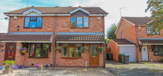 2 bed semi-detached house for sale