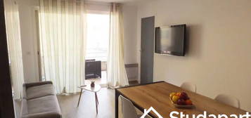 Appartement meublé  à louer, 4 pièces, 3 chambres, 70 m²