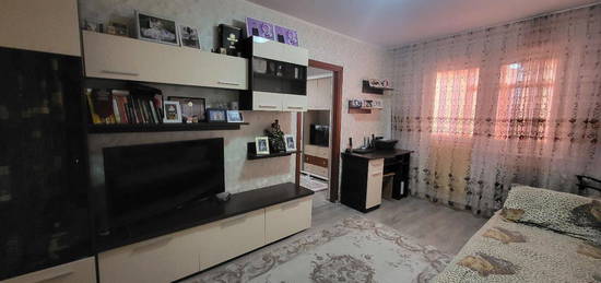 Vand apartament doua camere Mioveni