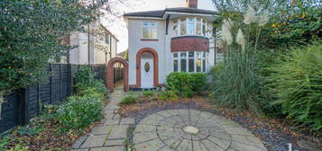 3 bedroom semi-detached house