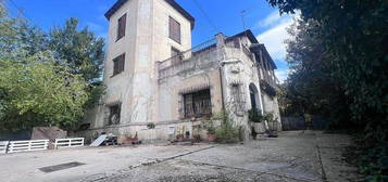 Chalet en avenida De Salas de Los Infantes, Tres Olivos - Valverde, Madrid