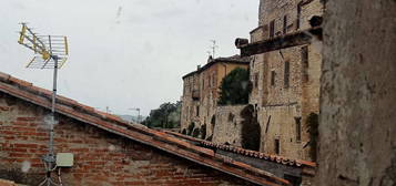 Appartamento su due piani in vendita in via Santa Maria s.n.c