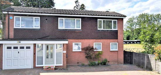 4 bed detached house to rent