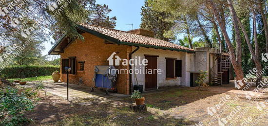 Villa unifamiliare via Nicolosi-Pedara, 185, 95030 Mascalucia Italia, Centro, Mascalucia