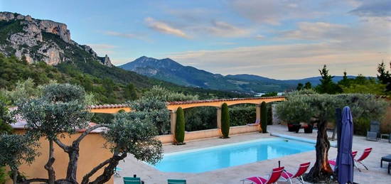 MOUSTIERS SAINTE-MARIE - VERDON - MAISON 8 PIECES - VUE PANORAMIQUE - 4 CHAMBRES - JACUZZI - PISCINE - GARAGE - DEUX APPARTEMENTS INDEPENDANTS