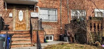 147-19 77th Rd Unit 1, Kew Gardens Hills, NY 11367