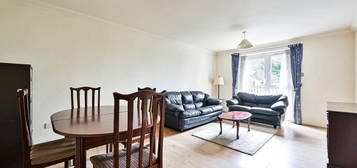 3 bedroom flat for sale