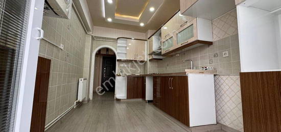 AKIRLARDA CADDE ST ASANSRL KATTA FULL LX YAPIDA 3+1