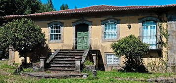 Quinta centenária com solar + duas moradias e capela