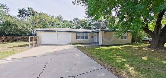 517 Pear St, La Marque, TX 77568