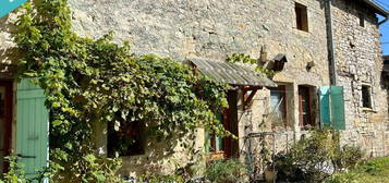 Maison en Pierre à Port Lesney - Divisible en Deux Appartements Indépendants