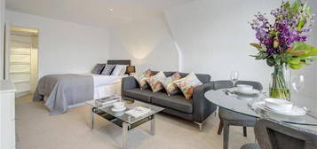 Studio to rent in 39 Hill Street, Mayfair, London W1J