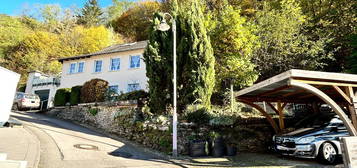 Traumhaft idyllisches Einfamilienhaus, Kernsaniert mit Garage und Carport