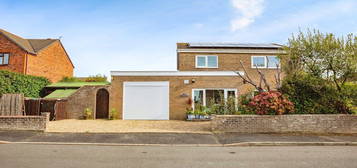 4 bed detached house for sale