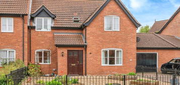 4 bedroom link detached house for sale