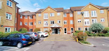 Flat to rent in Goodes Court, Royston SG8