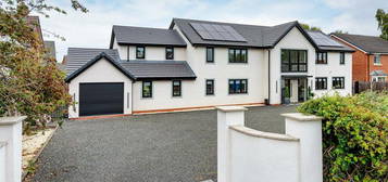 6 bedroom detached house for sale