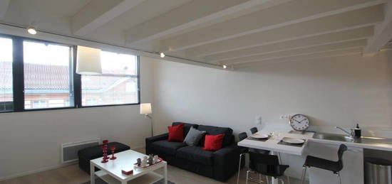 Studio meublé  à louer, 1 pièce, 50 m²