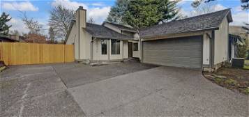 10835 SW Summer Lake Dr, Tigard, OR 97223
