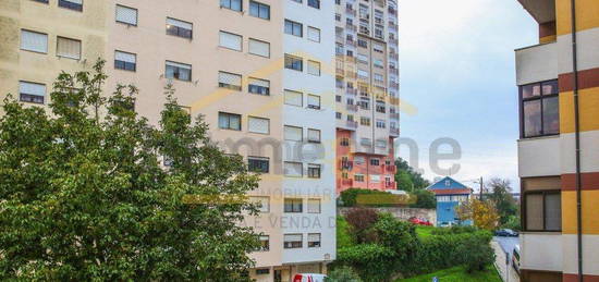 Magnífico apartamento T2 com 113 m2- Queluz