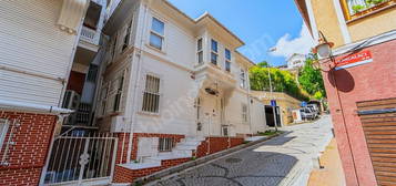 IN VERY CENTRAL ARNAVUTKÖY :180M2, WITH GARDEN,BOUTIQUE MANSION